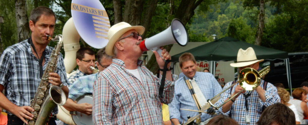 Harald Sand mit den Oldstars aus Bayreuth